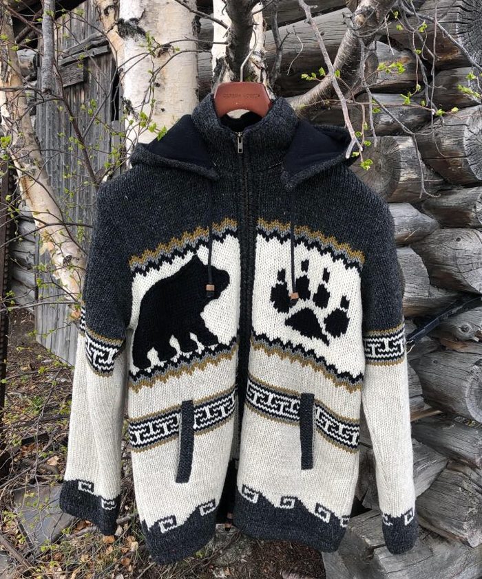 Rocky Mountain Outfitters Wool Sweater – Black Bear
